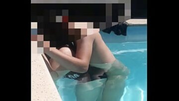 Festul Wild Outdoor Fuck al lui Maxiycele: păsărică în piscină, sex public și acțiune latina hardcore